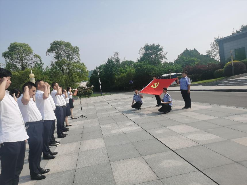 走進(jìn)廉政教育基地，以案為鑒警鐘長(zhǎng)鳴